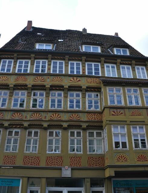 Die Burgstraße liegt im Kreuzkirchenviertel. Das alte Fachwerkhaus mit der Hausnummer 12 hat sich in den letzten 30 Jahren scheinbar nicht verändert (Foto: Katja Woidtke 2014)