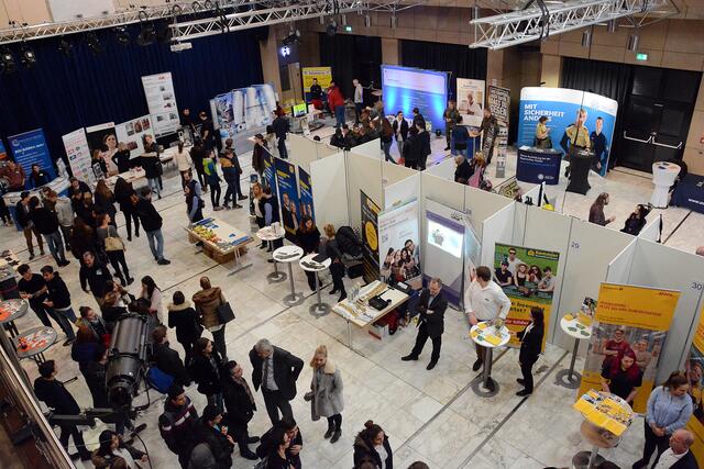 Job-Info-Börse in der Stadthalle Neusäß.