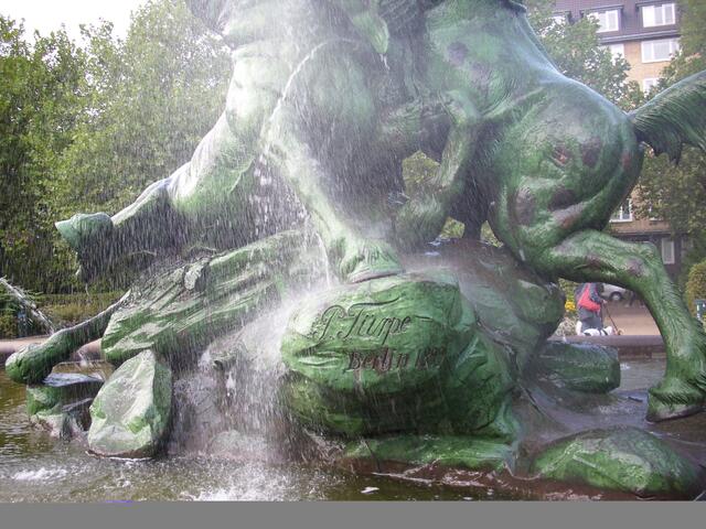 Stuhlmanbrunnen!