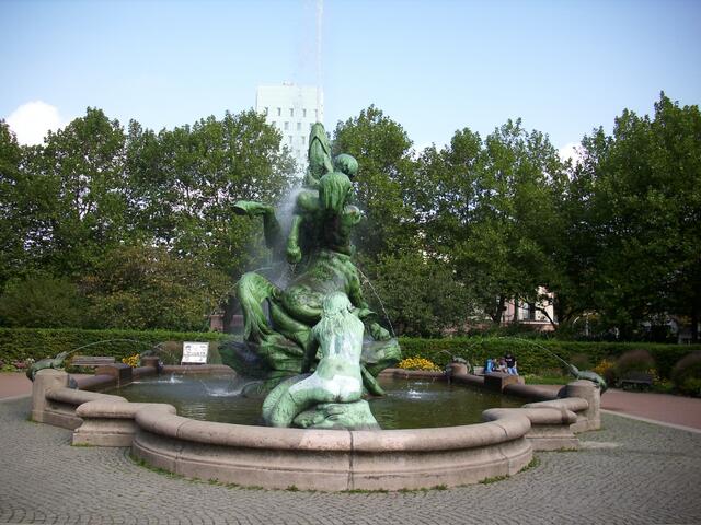 Der Stuhlmannbrunnen in Hamburg-- Altona!