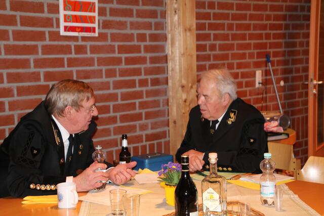 Siegfried Hausmann und Karl-Heinz Grimme im Gespräch vertieft