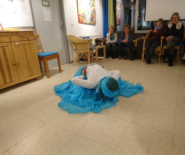 Der Tanz der Meeresgöttin Yemaja: Das Meer ist ruhig.