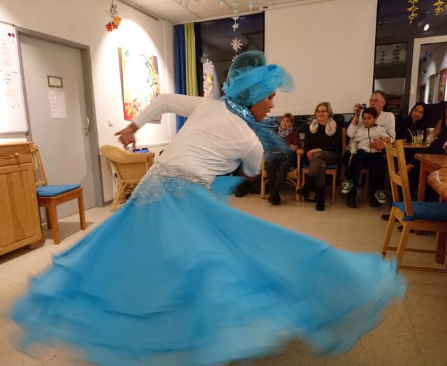 Schnelle Drehungen wie bei den Derwischtänzen