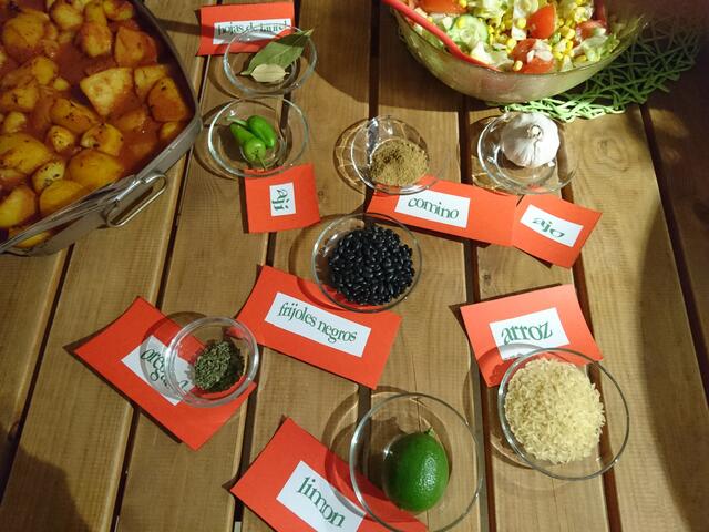 Alle Gerichte und Zutaten werden mit ihrem spanischen Namen präsentiert.