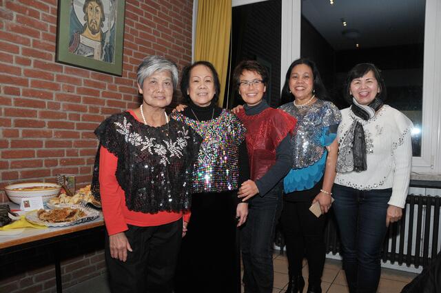Auch viele Filipinas besuchten den Gottesdienst zum Weltgebetstag. Sie hatten Leckereien aus ihrer Heimat mitgebracht.