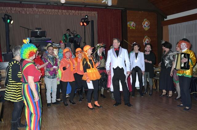 Powerfrauen in Orange | Foto: Manfred Gallitzendörfer