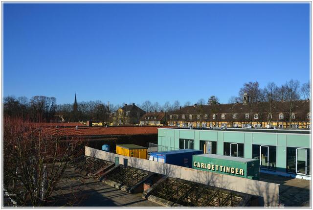 Blick über den Feigengarten im Dezember 2016 mit der Baustelle der Schlossküche (Foto: Katja Woidtke) Mehr zu den Gebäuden im Hintergrund hier: https://www.myheimat.de/hannover-brink-hafen/kultur/quer-durch-hannover-entlang-der-alten-herrenhaeuser-strasse-d2792590.html