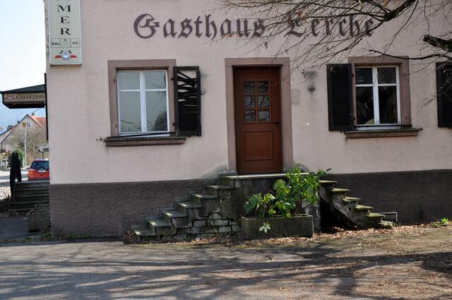 Das Treppengeländer wurde vor Jahren demontiert. Alteisen konnte man anscheinend gebrauchen.