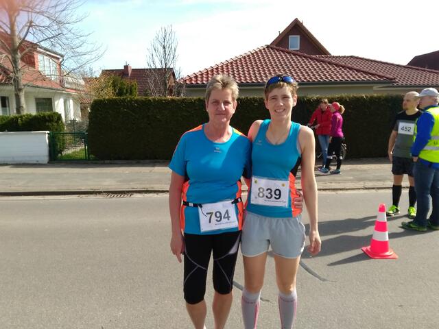 Post SV Lehrte: 10 km Birgit und Mandy