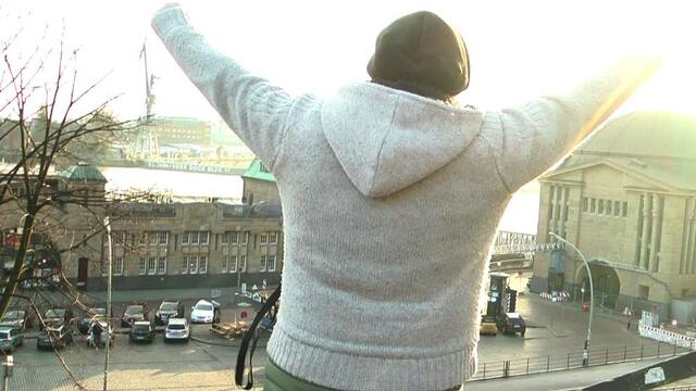 Geschafft! Happy End für Obdachlosen Klaus - der Container steht! | Foto: Facebook / Max Bryan