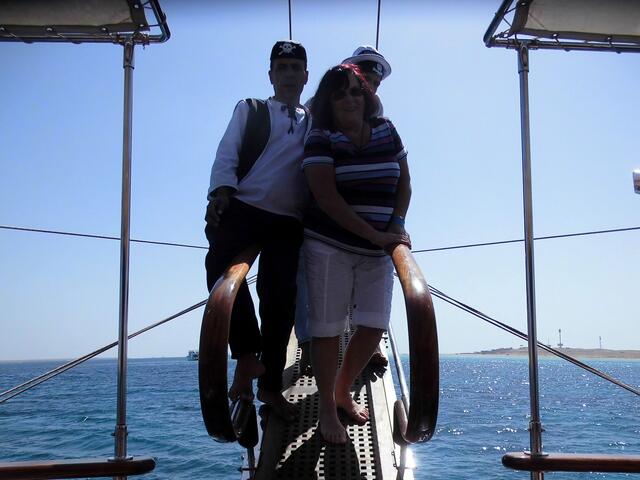 . . . auf der Reeling der "Pirates II" . . .