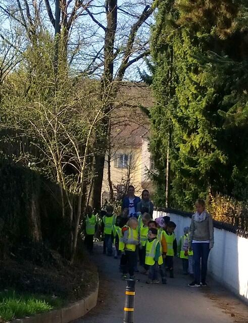 Wir sind die Müllabfuhr riefen sie ganz fröhlich