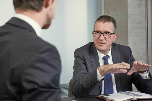 Frank Adensam (Foto) kennt sich aus. Sein Metier ist das Executive Placement. | Foto: © Adensam Managementberatung/TRD Blog News Portal