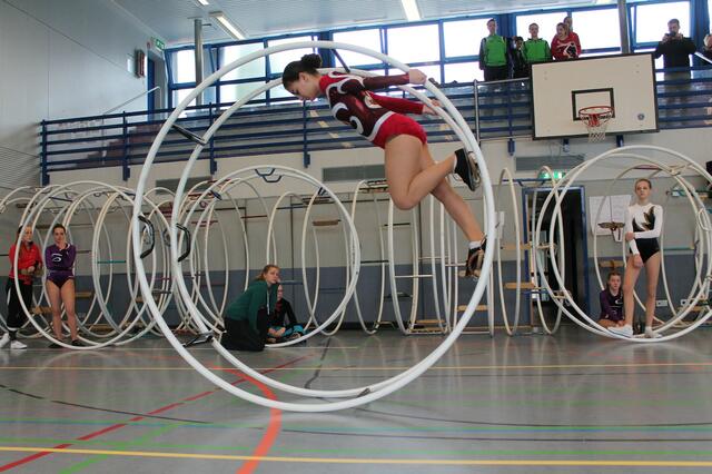 Samira Azizi turnt ihre Kür