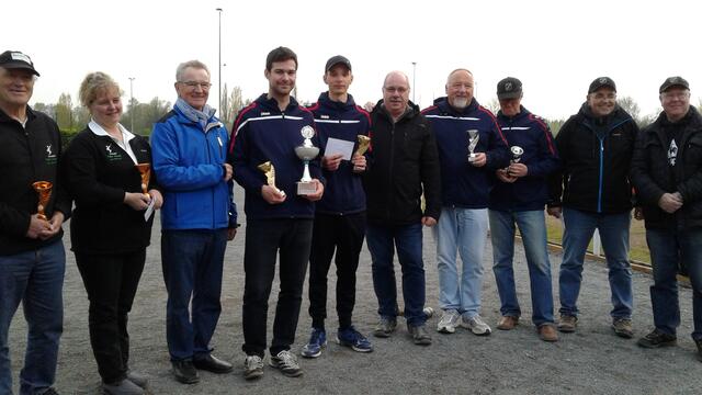 von li. nach re.: Peter Borchert/Conny Wolpers-Freddy Behmann,-Stadtmeister-Andreas Menzen/Daniel Rathe-Rüdiger Kauroff,- 

Lothar Meckel/Thomas Kütemeyer-Michael Patchkowski/Lothar Thiele 

 

 

 
nbild von li. nach re.: Peter Borchert/Conny Wolpers-Freddy Behmann,-Stadtmeister-Andreas Menzen/Daniel Rathe-Rüdiger Kauroff,- 

Lothar Meckel/Thomas Kütemeyer-Michael Patchkowski/Lothar Thiele