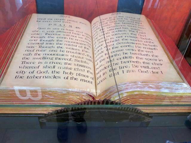 die größte Bibel ...