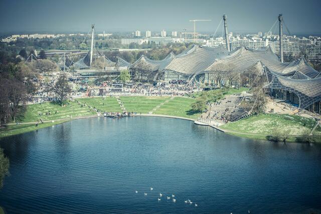 Das Olympiapark Gelände vom Olympiaberg