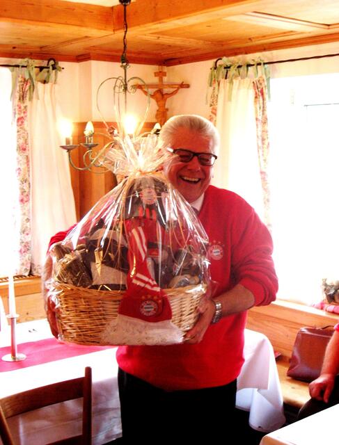 Der Bayern-Rudi erfreut