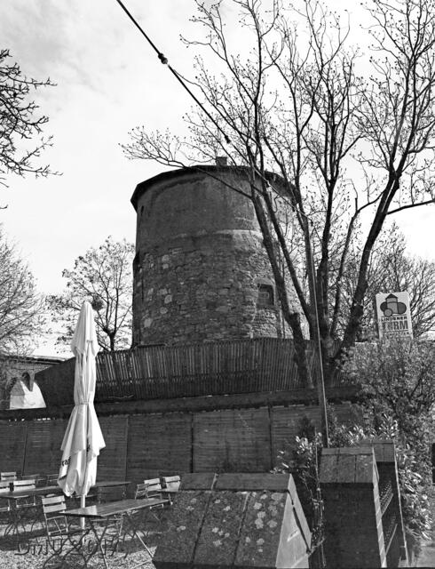 Lindener Turm, ein ehemaliger Wartturm, erbaut 1392. Heute Ausflugslokal und Biergarten.