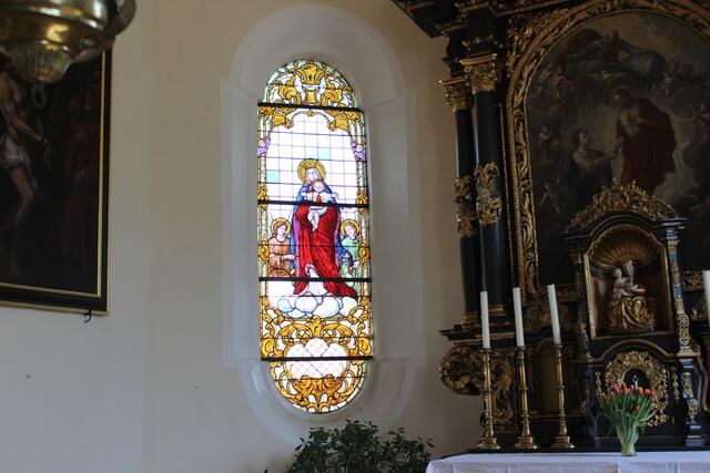 Pfahlheim, Kirchenfenster