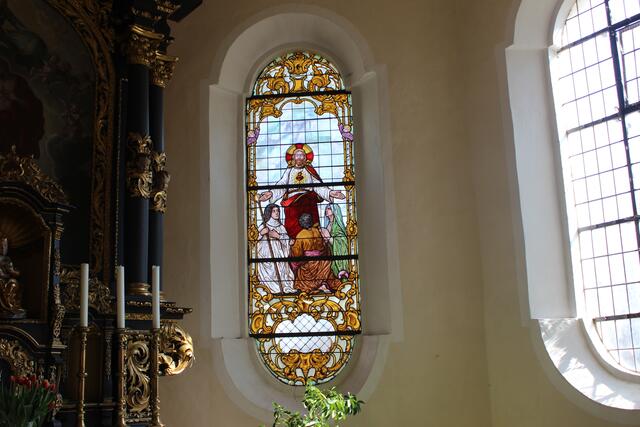 Pfahlheim, Kirchenfenster