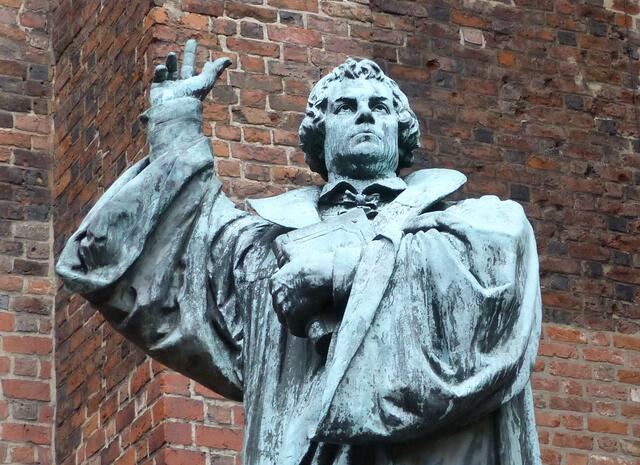 Im Jahr 1533 versammelten sich hier auf dem Markt die Bürger und bekannten sich zur Reformation.