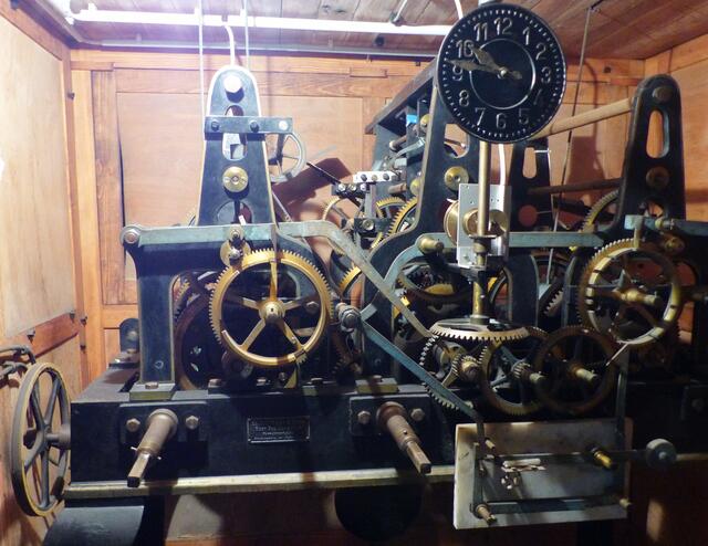 Dem Glücklichen schlägt keine Stunde, dem Uhrwerk aber schon. Ein Kunstwerk der Mechanik.