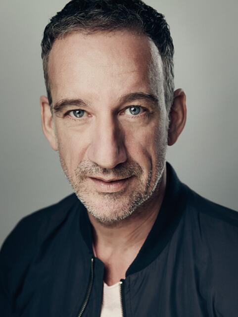 Heio von Stetten spielt in "Bella Figura" | Foto: © Gregor Hohenberg