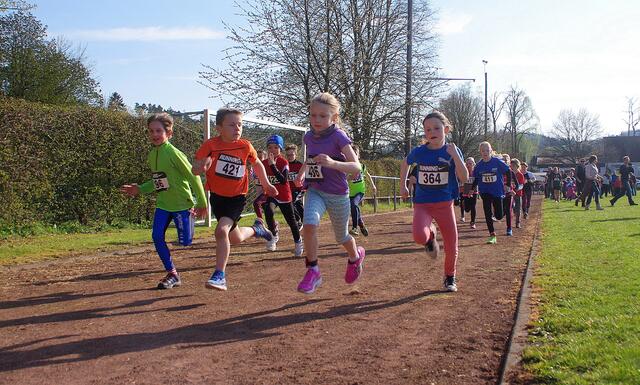 Start des ersten 1.200 Meter-Lauf