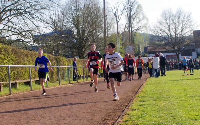 Start der 2 km und Walker