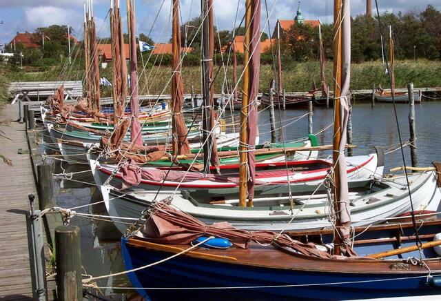 Ein paar Oldtimer im Hafen von Ringkøbing