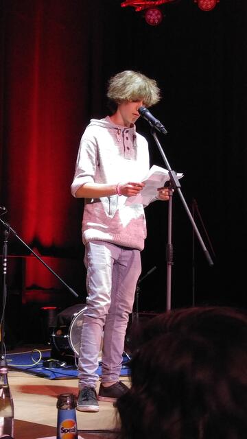 Robin Fischer kam als jüngster Slammer über die open-stage in den Wettbewerb.