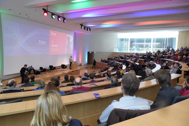 Die Volkswagen Stiftung hat ein modernes Tagungszentrum entstehen lassen. In einem anderen Bereich ist ein Welfen-Museum untergebracht.