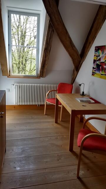 gehört auch zum Zimmer