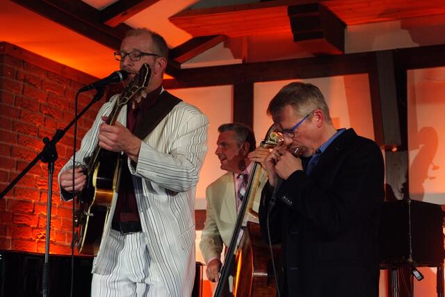 Brackstedter Mühlenkonzert. Veranstalter: Ehme de Riese. Mit Jörg Seidel (voc, git), Larry Fuller (piano), Martin Pizzarelli (baß), David Rose (voc) und Martin Blohm an der Mundharmonika.