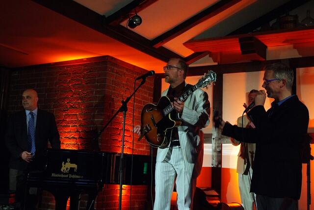 Brackstedter Mühlenkonzert. Veranstalter: Ehme de Riese. Mit Jörg Seidel (voc, git), Larry Fuller (piano), Martin Pizzarelli (baß), David Rose (voc) und Martin Blohm als Organisator und natürlich an der Mundharmonika.