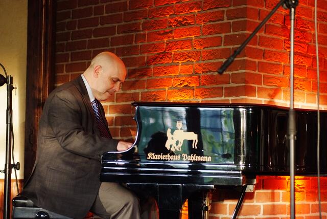 Brackstedter Mühlenkonzert. Veranstalter: Ehme de Riese. Mit Jörg Seidel (voc, git), Larry Fuller (piano), Martin Pizzarelli (baß), David Rose (voc) und Martin Blohm als Organisator und natürlich an der Mundharmonika.