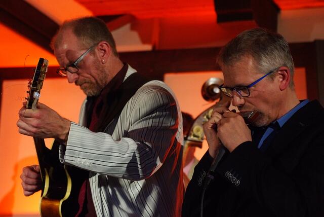 Brackstedter Mühlenkonzert. Veranstalter: Ehme de Riese. Mit Jörg Seidel (voc, git), Larry Fuller (piano), Martin Pizzarelli (baß), David Rose (voc) und Martin Blohm als Organisator und natürlich an der Mundharmonika.