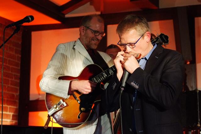 Brackstedter Mühlenkonzert. Veranstalter: Ehme de Riese. Mit Jörg Seidel (voc, git), Larry Fuller (piano), Martin Pizzarelli (baß), David Rose (voc) und Martin Blohm als Organisator und natürlich an der Mundharmonika.