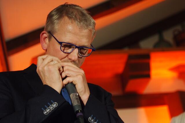 Brackstedter Mühlenkonzert. Veranstalter: Ehme de Riese. Mit Jörg Seidel (voc, git), Larry Fuller (piano), Martin Pizzarelli (baß), David Rose (voc) und Martin Blohm als Organisator und natürlich an der Mundharmonika.