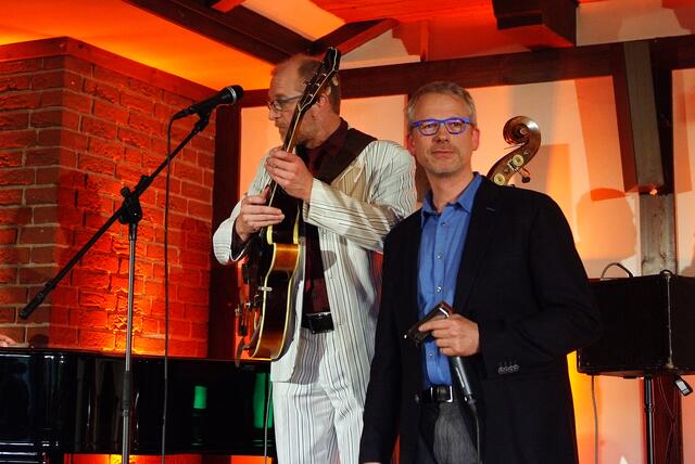 Brackstedter Mühlenkonzert. Veranstalter: Ehme de Riese. Mit Jörg Seidel (voc, git), Larry Fuller (piano), Martin Pizzarelli (baß), David Rose (voc) und Martin Blohm als Organisator und natürlich an der Mundharmonika.