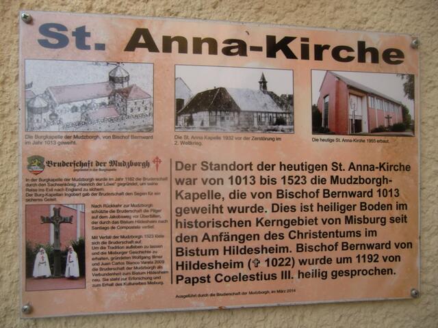Infotafel an der St.Anna-Kirche mit Info zur Mudzborgh