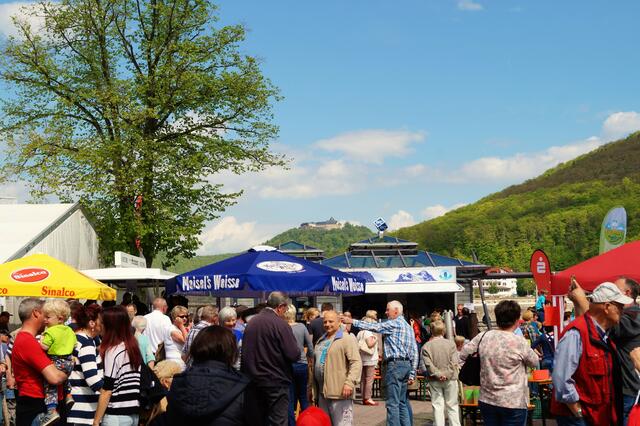 Das Festgelände hat sich gefüllt!