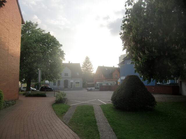 Blick vom Pfarrhaus zur Anderter Strasse