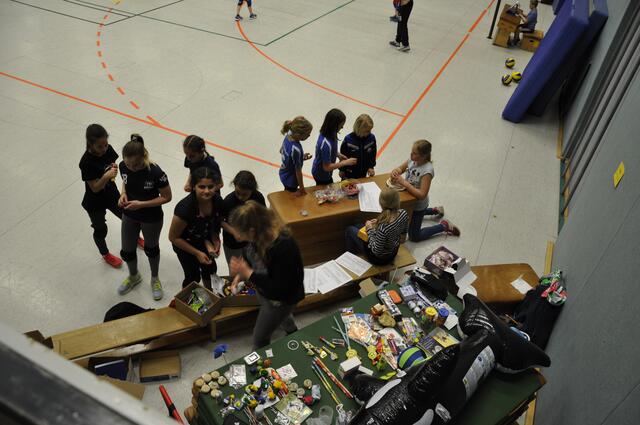 Tombola ist prall gefüllt und der Puplikumsmagnet