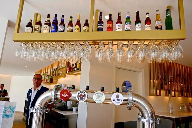 Die Bar des Playa de Muro mit ausgesuchten Biersorten