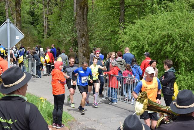 Post SV Lehrte am Rennsteig: Mandy auf den letzten 500 m des Marathon