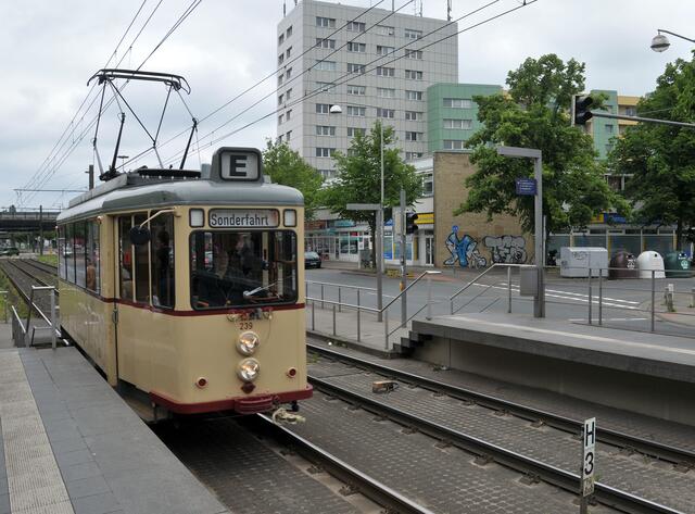 Jetzt geht es heimwärts zum Depot in der Fahrzeughalle des Vereins Hannoversche Straßenbahn e.V. in Döhren.
