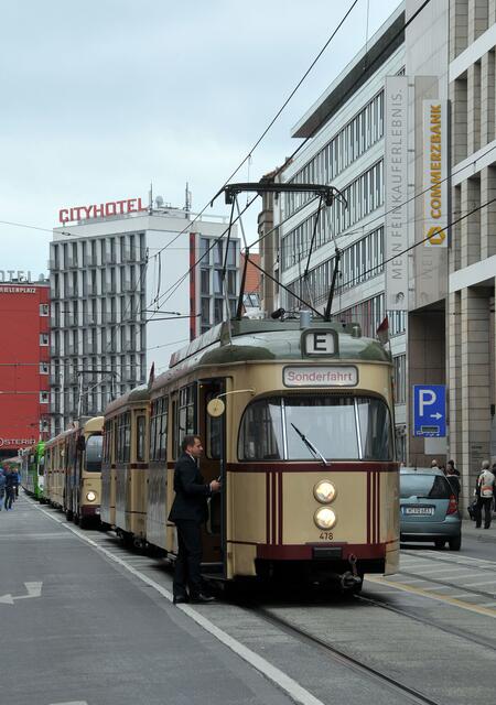 Oldtimerparade der Üstra zum 125jährigen Jubiläum.