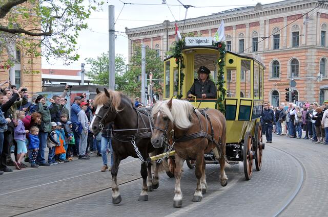 Ein Pferdeomnisbus aus den Anfängen des hannoverschen Nahverkehrs ist noch erhalten.
